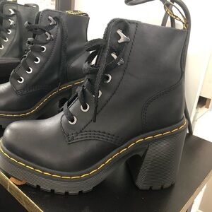 Dr martens Jesy boot new condition